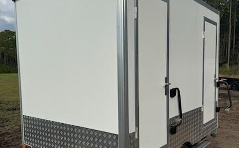 Premium bathroom trailer rentals in Amelia Island by Amelia Island Restroom Rentals. Clean, stylish, and climate-controlled restrooms for events and construction projects. Call 904-816-3454 to book now!